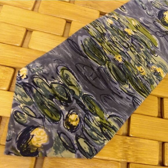 EUC VALENTINO Blue w/Lily Pads, Yellow Flowers & Rippling Water 100% Silk Tie - Picture 1 of 6